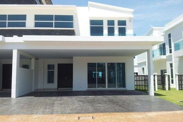 Perdana Lakeview East