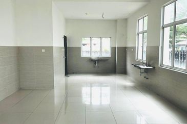 Perdana Lakeview East