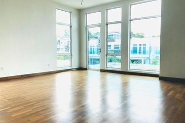 Perdana Lakeview East