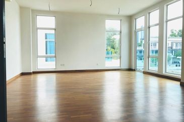 Perdana Lakeview East