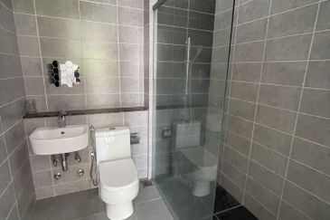 Summerglades, Perdana Lakeview West