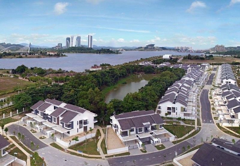 Summerglades, Perdana Lakeview West