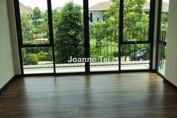 Charms of Nusantara, Setia Eco Glades