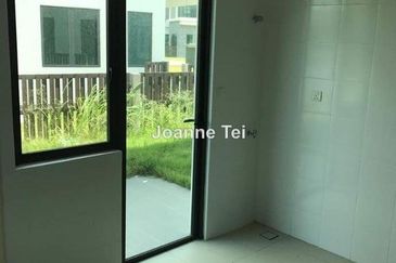 Charms of Nusantara, Setia Eco Glades