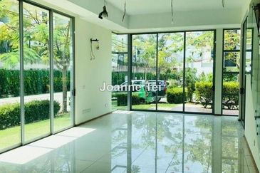 Symphony Hills Schubert