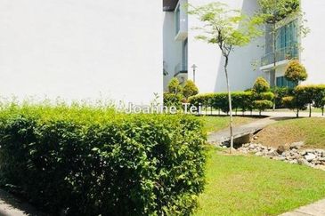 Symphony Hills Schubert