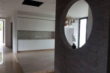 Perdana Lakeview East