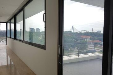 Perdana Lakeview East