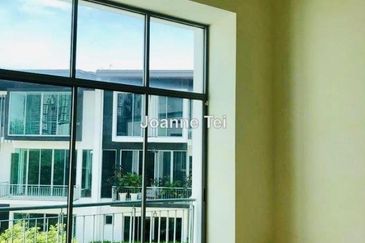 Symphony Hills Schubert