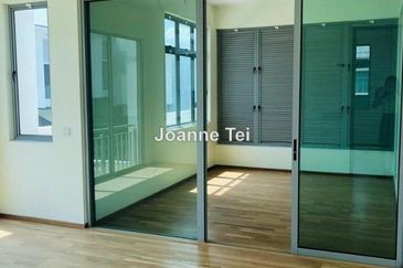 Symphony Hills Schubert