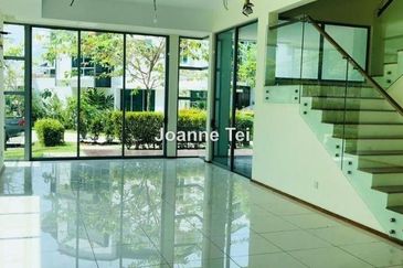 Symphony Hills Schubert