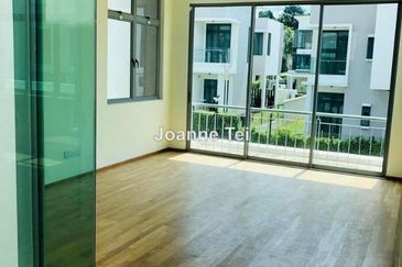 Symphony Hills Schubert