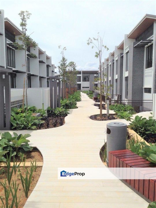 Mozart, Symphony Hills, Selangor, Cyberjaya