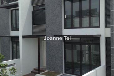 Mozart, Symphony Hills