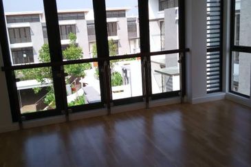 Mozart, Symphony Hills