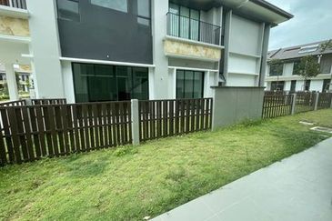 Isle of Botanica, Setia Eco Glades