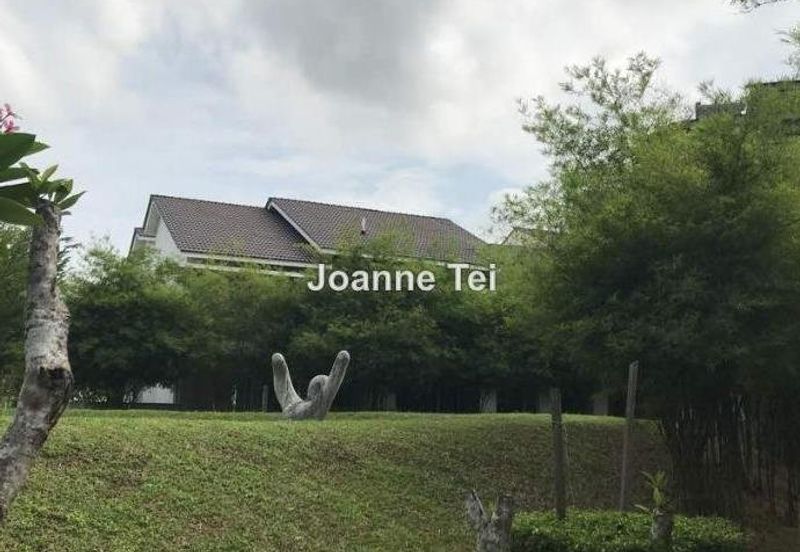 Summerglades, Perdana Lakeview West