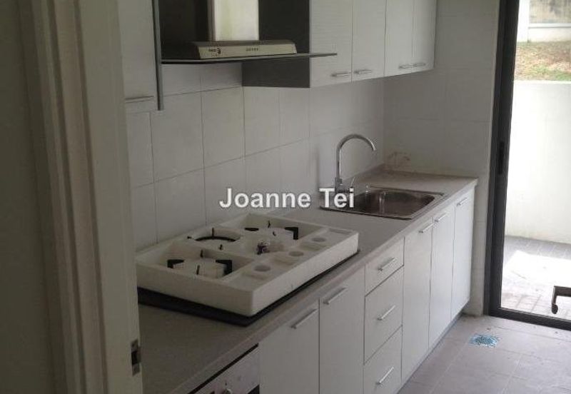 Summerglades, Perdana Lakeview West