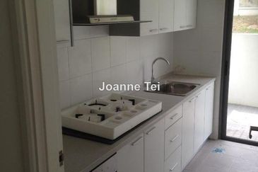 Summerglades, Perdana Lakeview West