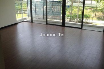 Summerglades, Perdana Lakeview West