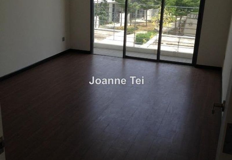 Summerglades, Perdana Lakeview West