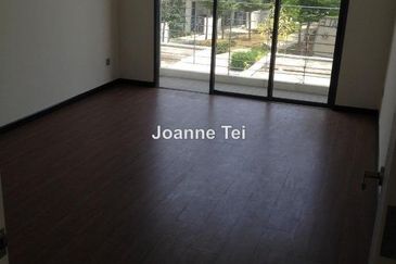 Summerglades, Perdana Lakeview West