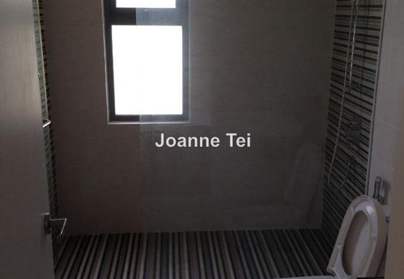 Summerglades, Perdana Lakeview West