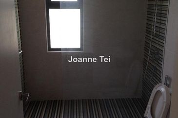 Summerglades, Perdana Lakeview West