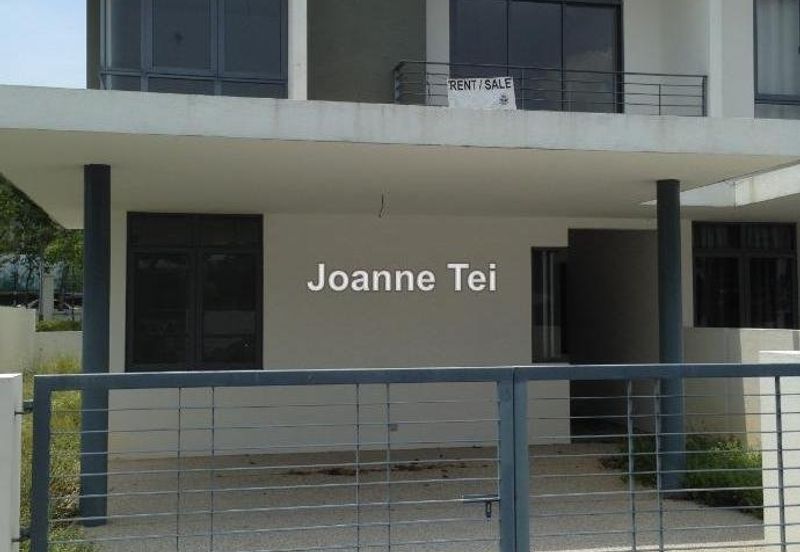 Summerglades, Perdana Lakeview West