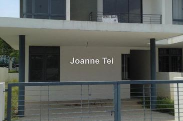 Summerglades, Perdana Lakeview West