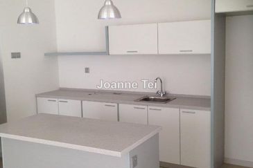 Summerglades, Perdana Lakeview West