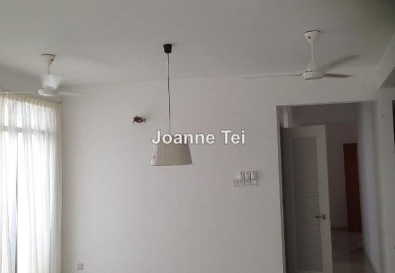 Summerglades, Perdana Lakeview West