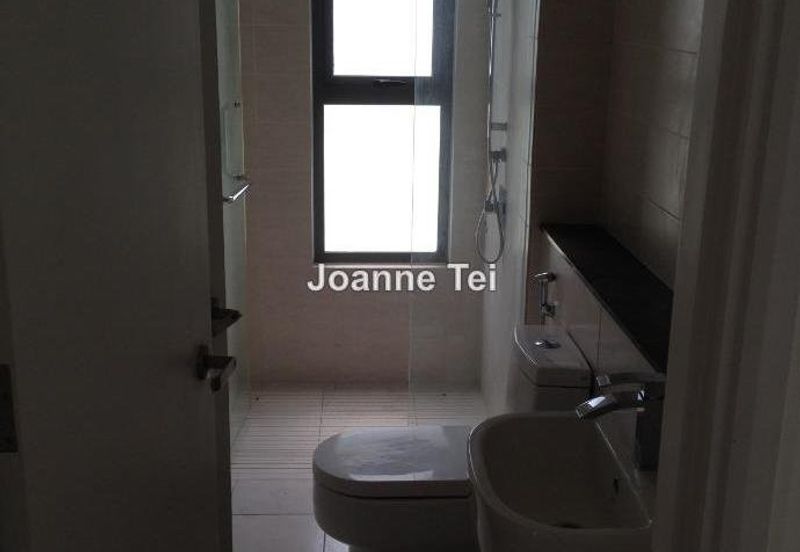 Summerglades, Perdana Lakeview West