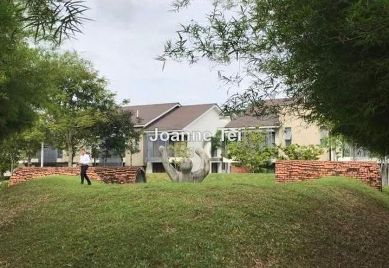 Summerglades, Perdana Lakeview West