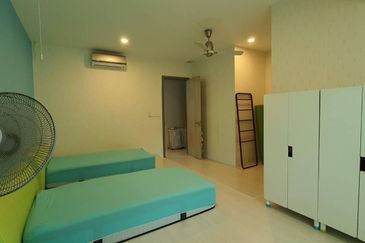 Trillium, Perdana Lakeview East