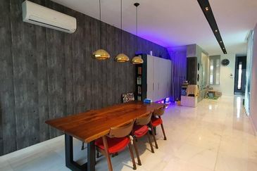 Trillium, Perdana Lakeview East