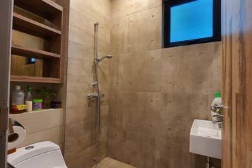 Trillium, Perdana Lakeview East