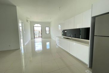 Isle of Kamares, Setia Eco Glades