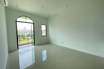 Isle of Kamares, Setia Eco Glades