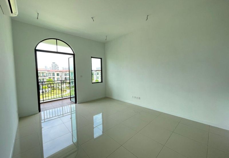 Isle of Kamares, Setia Eco Glades