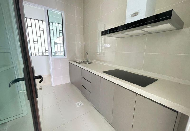 Isle of Kamares, Setia Eco Glades