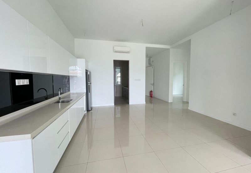 Isle of Kamares, Setia Eco Glades