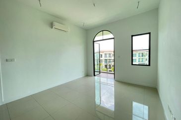 Isle of Kamares, Setia Eco Glades