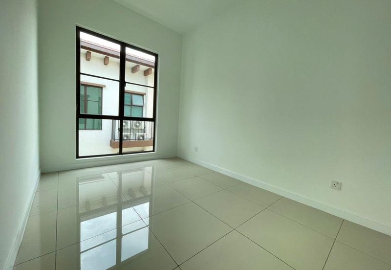 Isle of Kamares, Setia Eco Glades