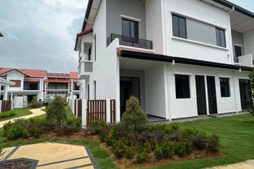 Reef Of Tropics, Setia Eco Glades