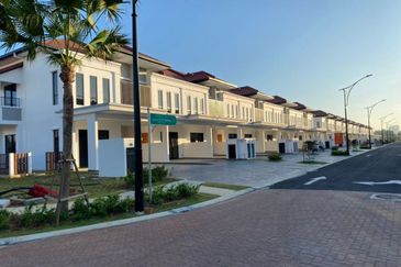 Reef Of Tropics, Setia Eco Glades