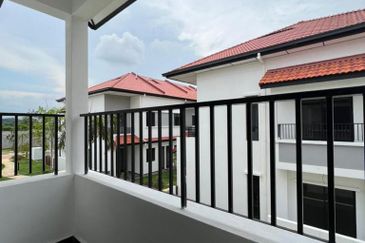 Reef Of Tropics, Setia Eco Glades