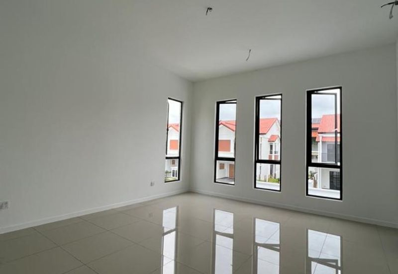 Reef Of Tropics, Setia Eco Glades