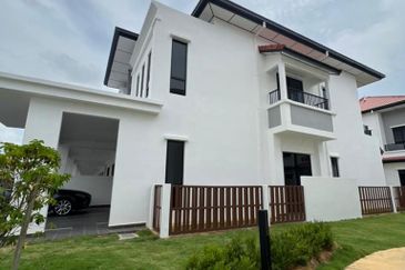 Reef Of Tropics, Setia Eco Glades