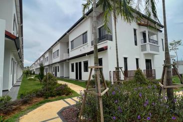 Reef Of Tropics, Setia Eco Glades